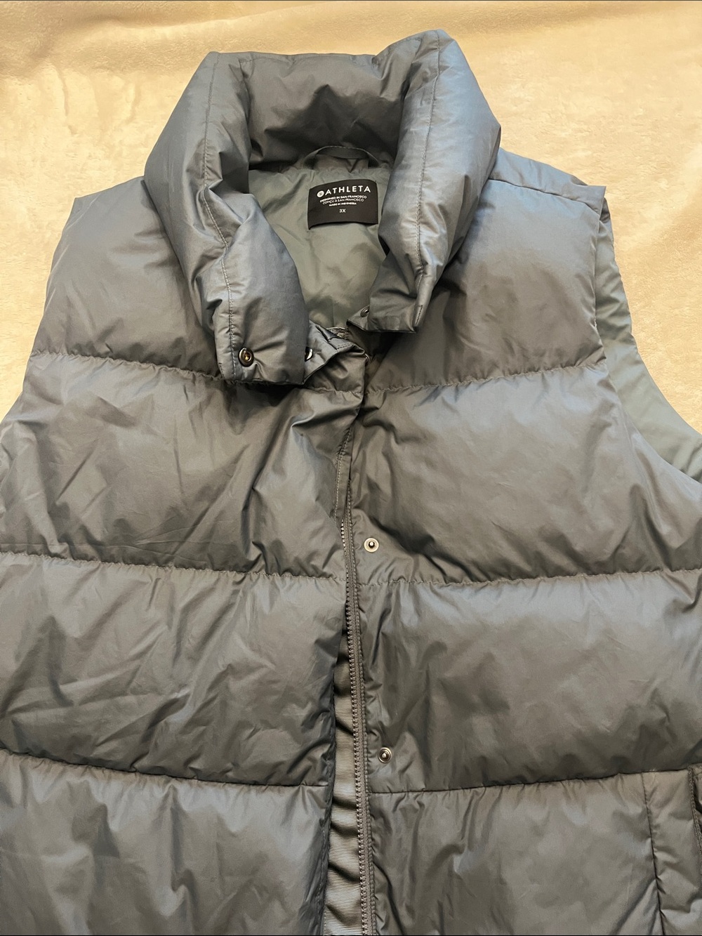 Athleta Women's Puffer Vest in Slate Gray
